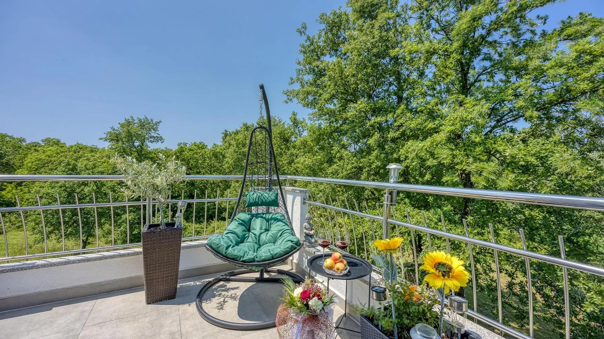 App Mariella 150M From The Sea - Happy Rentals Umag Croatia