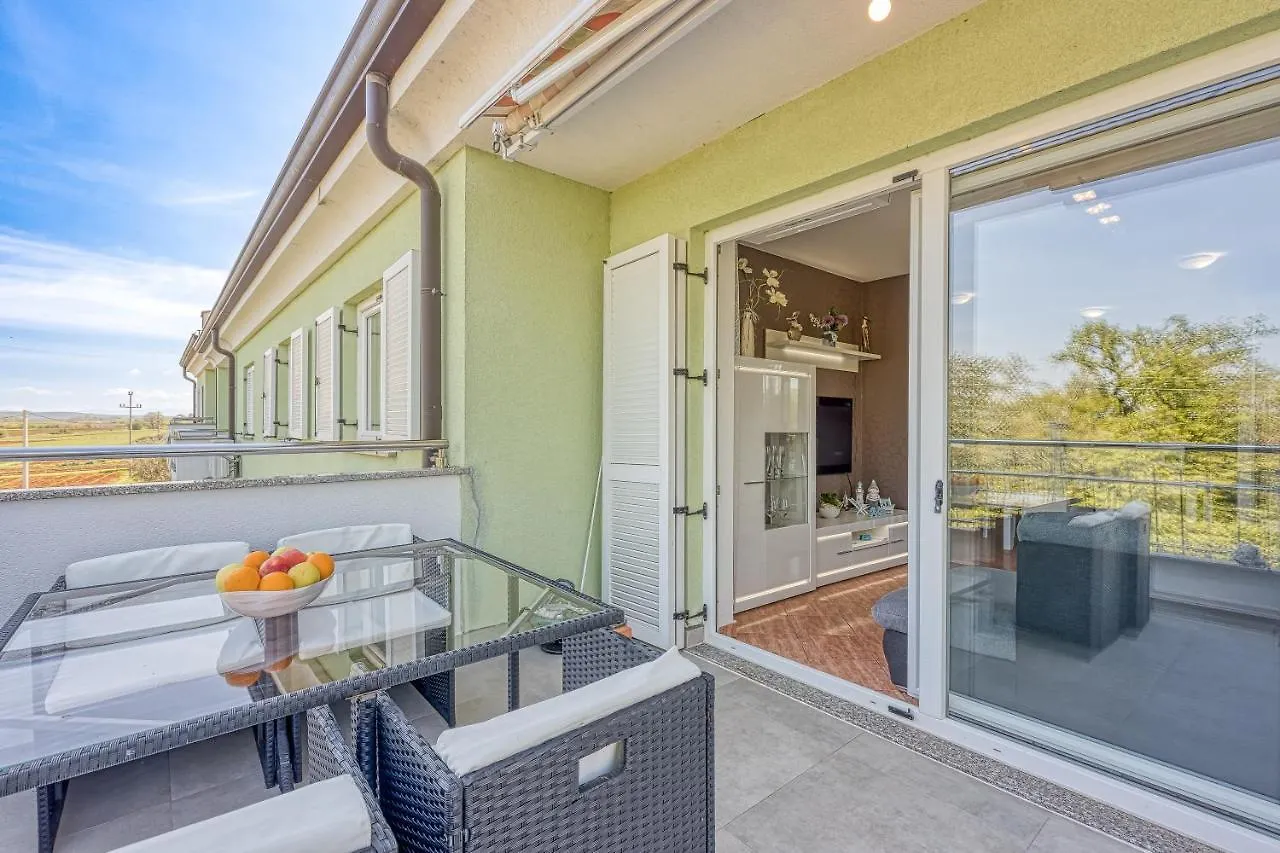 Apartment App Mariella 150M From The Sea - Happy Rentals Umag